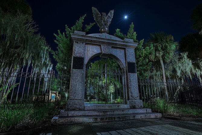 Savannah Quest Experience: Ghost Hunt - Forsyth Park Fountain: The Start That Sets the Tone
