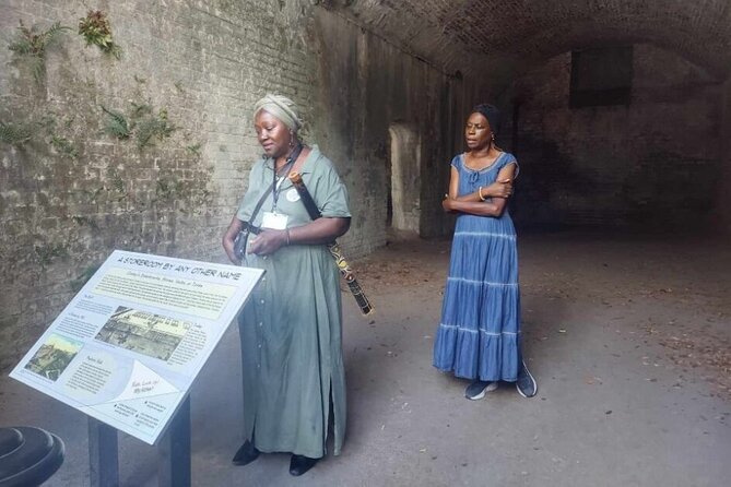 Savannah Slavery to Freedom Guided History Tour - Logistics That Actually Matter: Bus Comfort, Walking, Water, and Photos