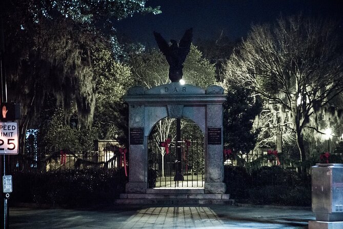 Savannah Terrors: Spirits & Spirits Haunted Pub Crawl - The walking pace: 15–20 minutes to an hour at each stop