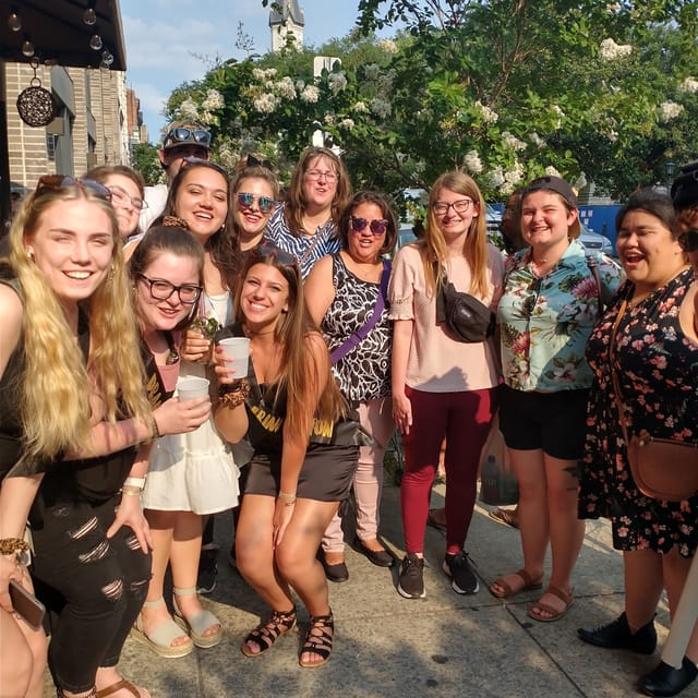 Savannah: True Crime Pub Crawl, The Original Murder Tour - Bar-to-bar walking in Savannah with your drink