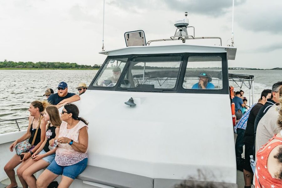 Savannah: Tybee Island Dolphin Tour - The lighthouse stop over the Atlantic: photos first, tickets later