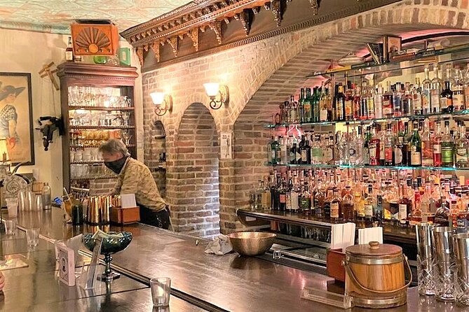 Savannah Walktails & Bar Bites Guided Happy Hour Tour - Happy hour with a local guide: the real payoff