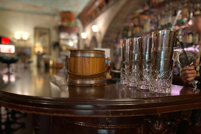 Savannah Walktails & Bar Bites Guided Happy Hour Tour - Four bars, three tastings, one cocktail: the food math
