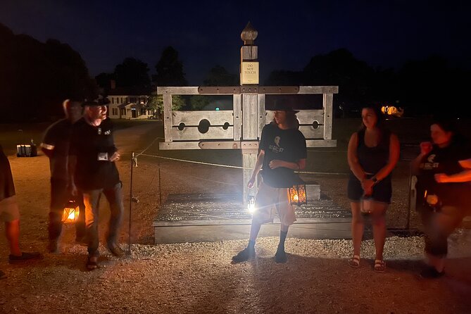 Shadows of Midnight Ultimate Late Night Savannah Ghost Tour - Meeting at Oglethorpe Square and getting oriented fast