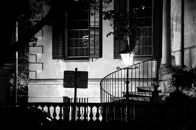 Sinister Sins & Shadows: A Savannah Ghost Tour - Oglethorpe Square: Yellow Fever Hauntings Under the Oaks