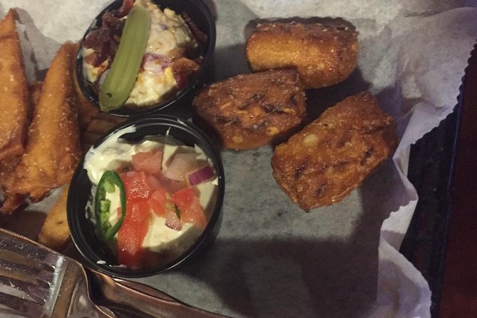 Southern Flavors Food, Pub Crawl, and History Walking Tour - Stop 1: Historic District squares, Savannah context, and first tastings