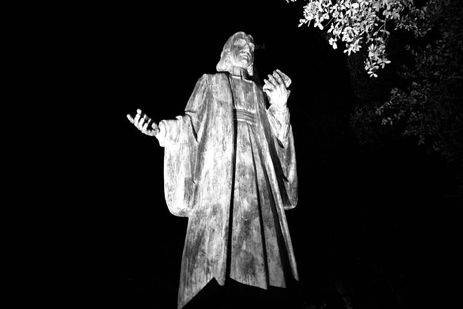 Spanish Moss Haunted Savannah Pub Crawl - The Guides Make or Break the Mood (Ask Who You’ll Get)
