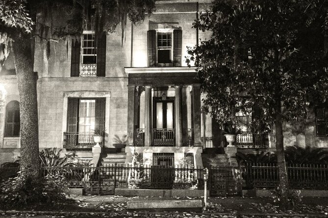 Spirits and Scoundrels Adults Only Savannah Ghost Tour | 10pm - Adults-only Atmosphere: How Scary Is It, Really?